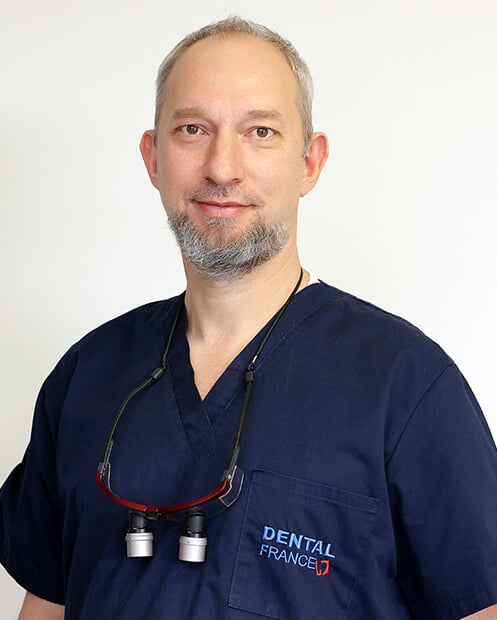 Dr. Johnny Caster, Medic specialist în endodonție