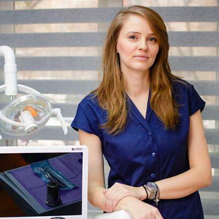 Dr. Roxana Liliana Vrabie, Medic specialist în protetică dentară