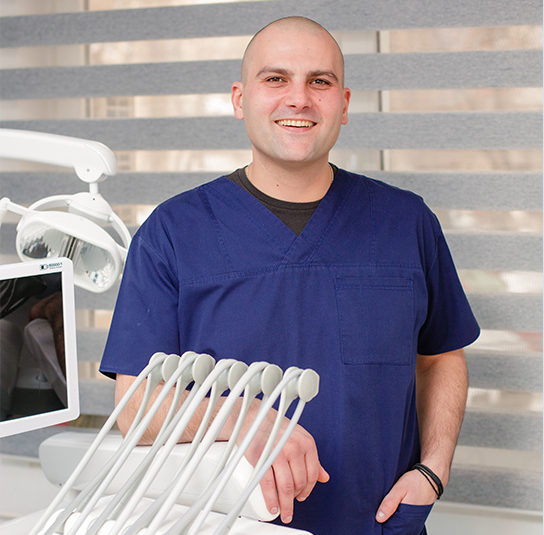 Dr. Ștefan Victor Hurezeanu, Medic specialist în implantologie orală